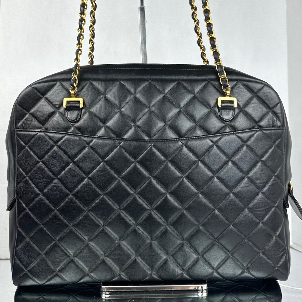 CHANEL CC Logo Matelasse Lambskin Shopper Tote